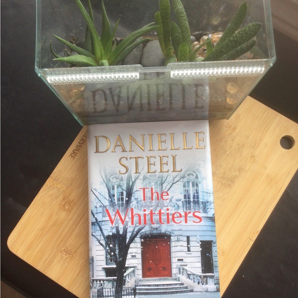 The Whittiers
by DANIELLE STEEL